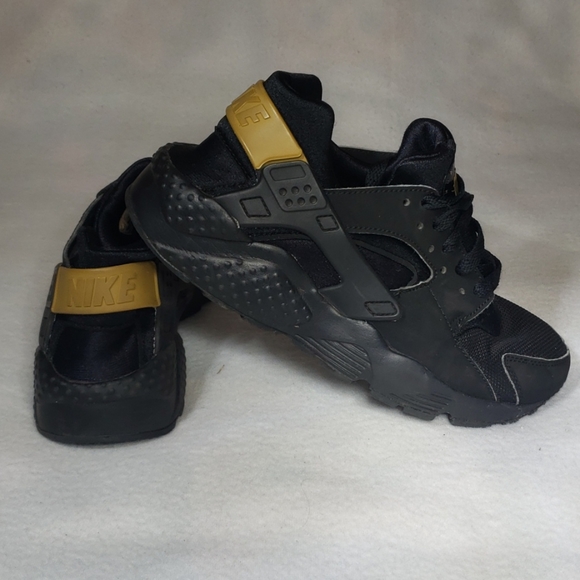 nike huarache 38.5 nike huarache 38.5